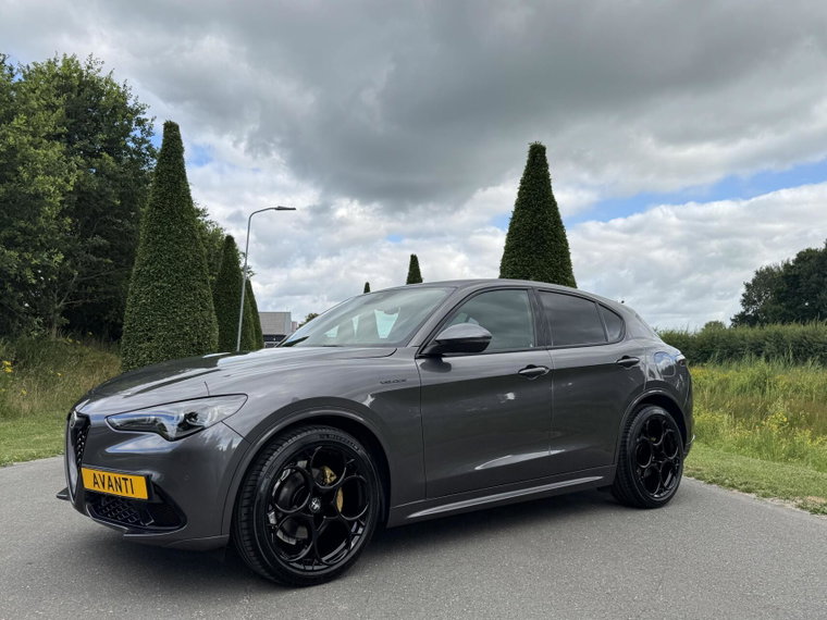 Vehicle Image 8