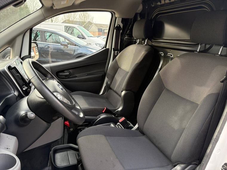 Vehicle Image 12