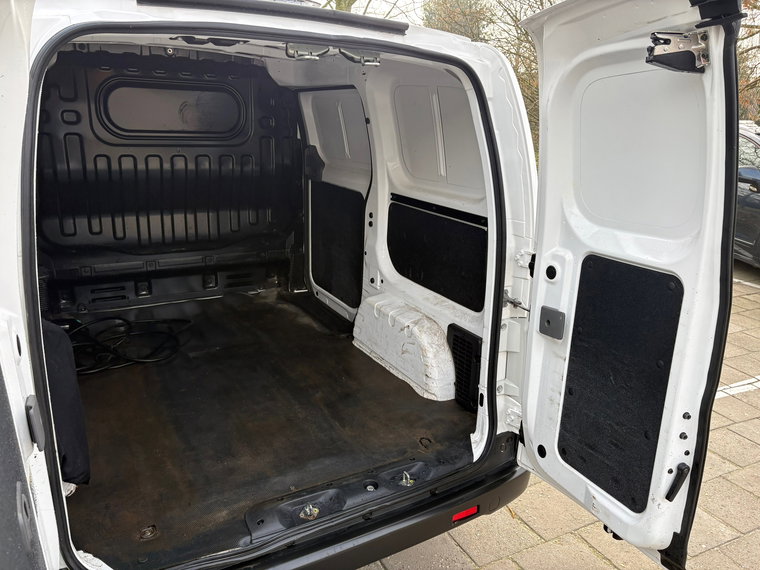 Vehicle Image 33