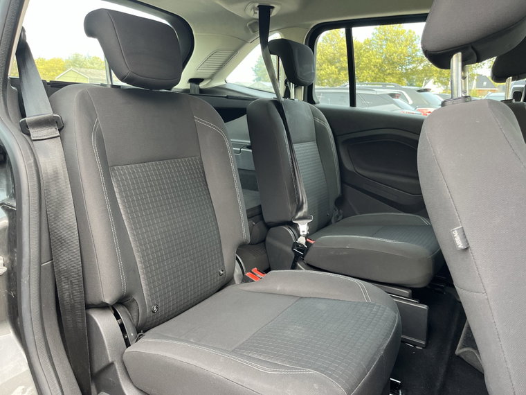 Vehicle Image 30