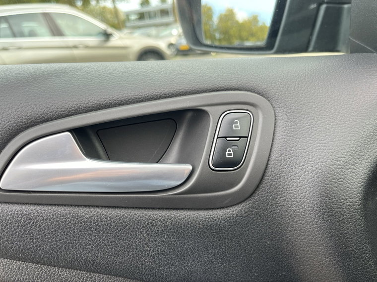 Vehicle Image 41