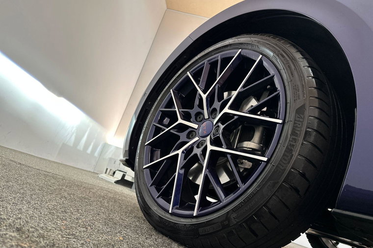 Vehicle Image 14