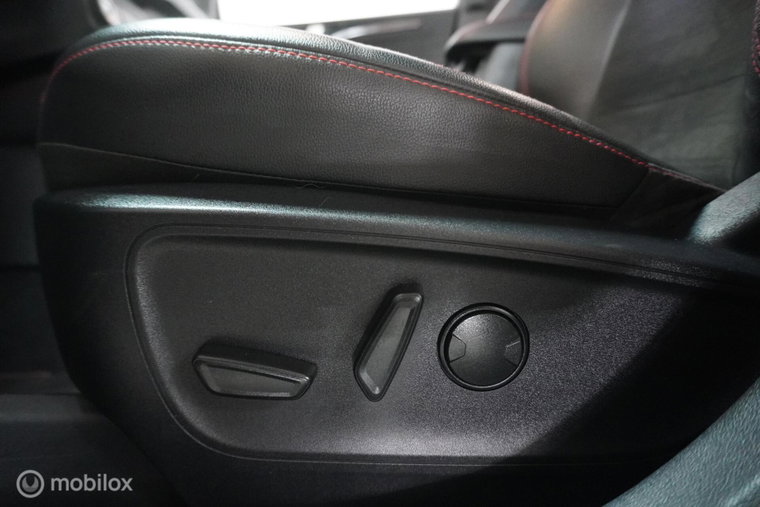 Vehicle Image 26