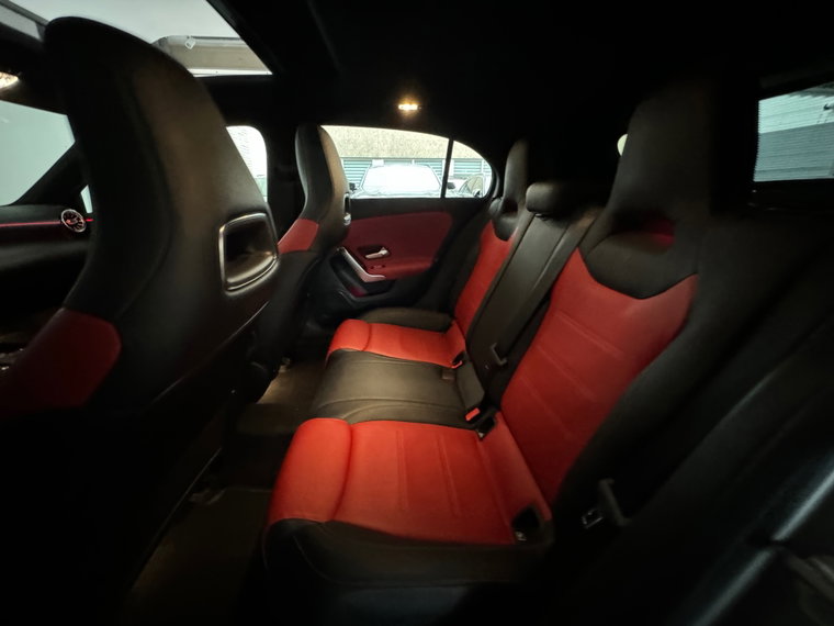 Vehicle Image 32