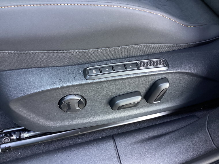 Vehicle Image 27