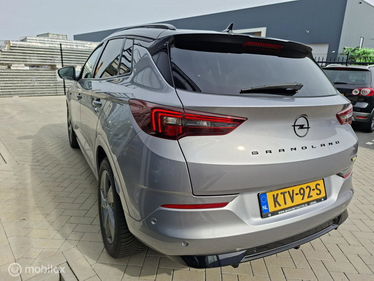 Vehicle Image 16