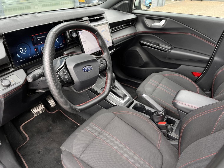 Vehicle Image 16