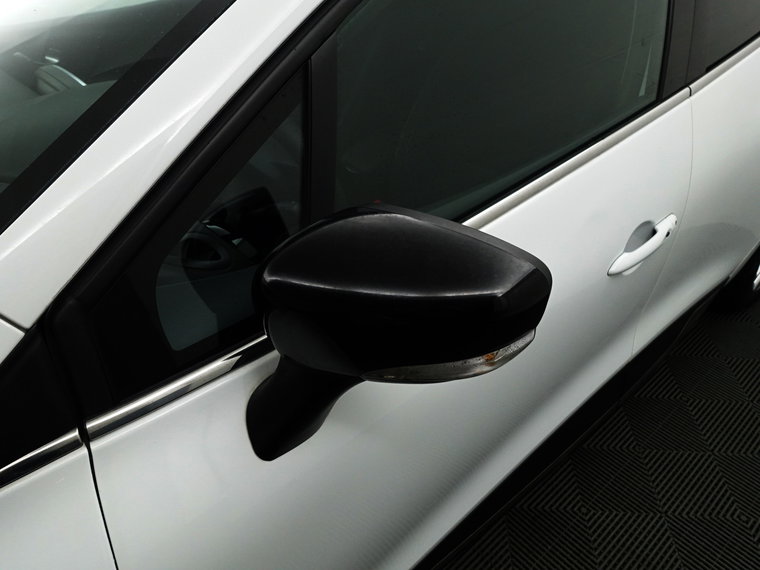 Vehicle Image 28