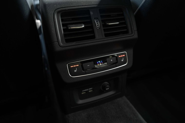 Vehicle Image 27