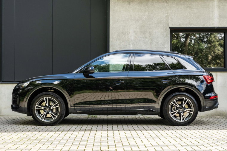 Vehicle Image 8