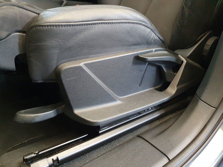 Vehicle Image 19