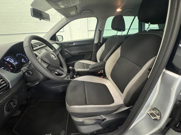 Vehicle Image 18