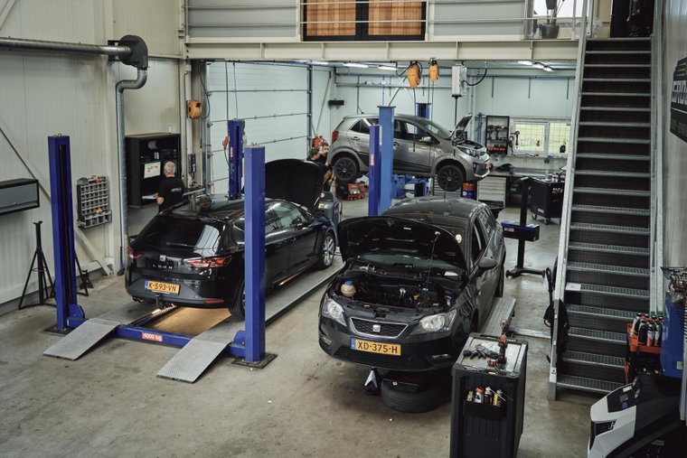 Vehicle Image 12