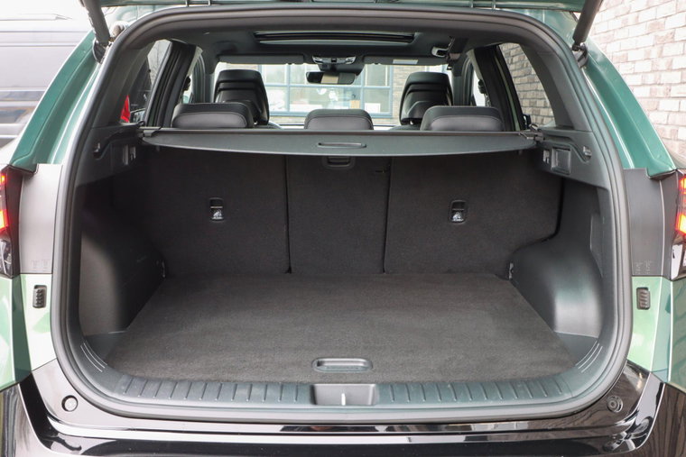 Vehicle Image 16