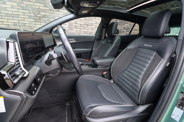 Vehicle Image 6