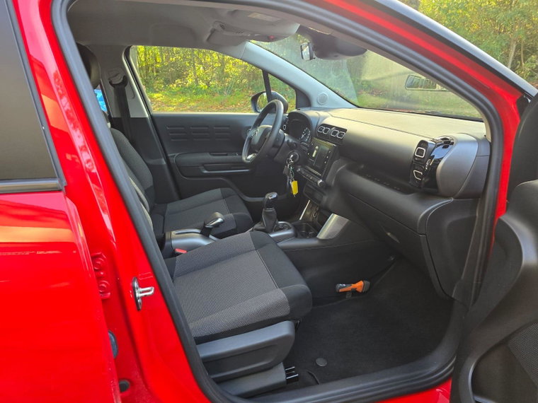 Vehicle Image 16