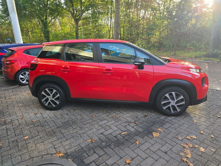 Vehicle Image 4