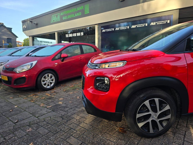 Vehicle Image 11