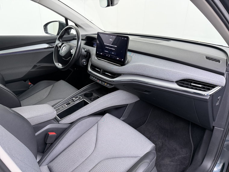 Vehicle Image 40