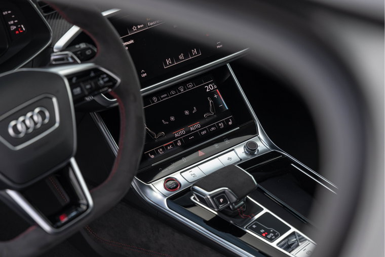 Vehicle Image 25