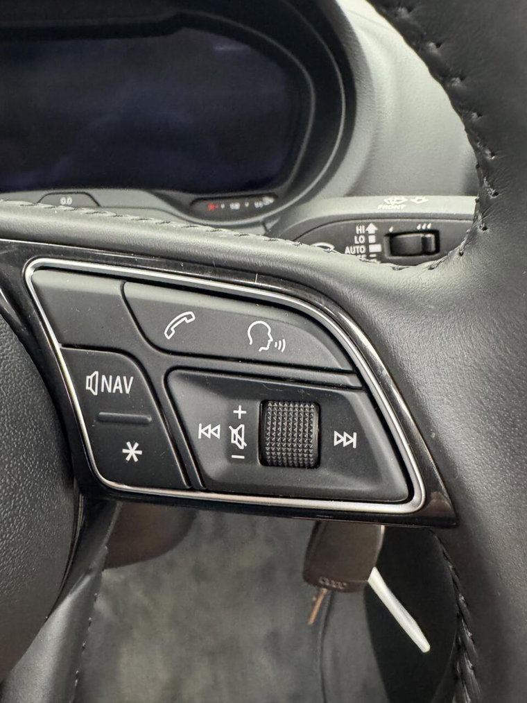 Vehicle Image 42