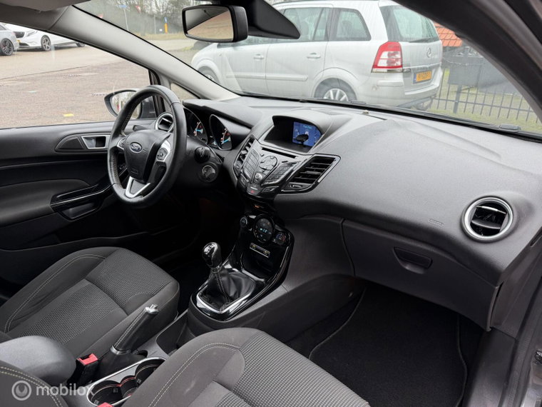 Vehicle Image 15