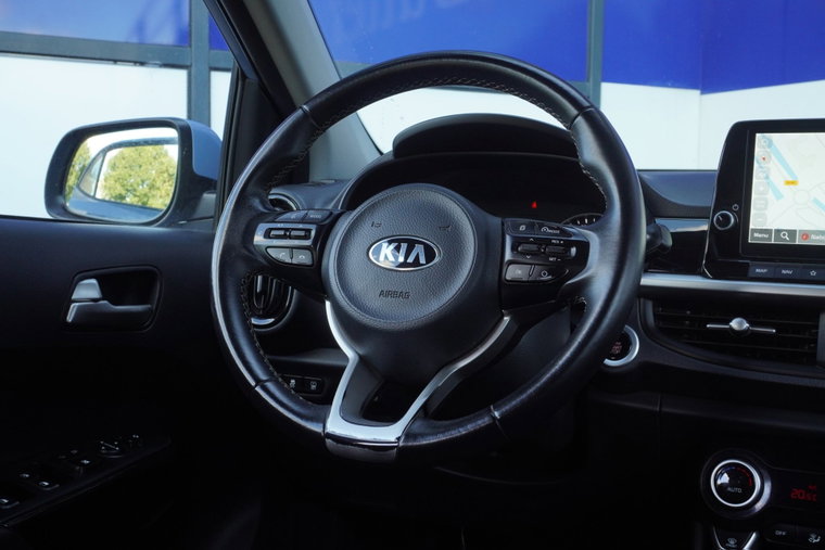 Vehicle Image 25