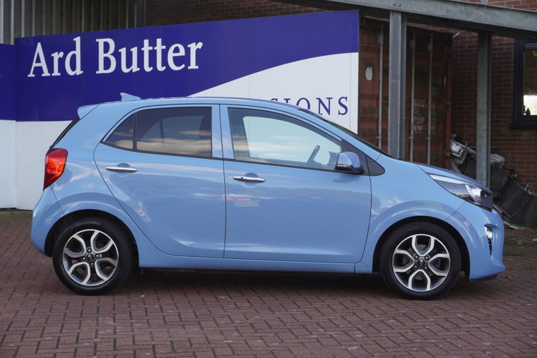 Vehicle Image 8