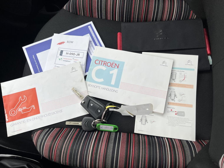 Vehicle Image 12