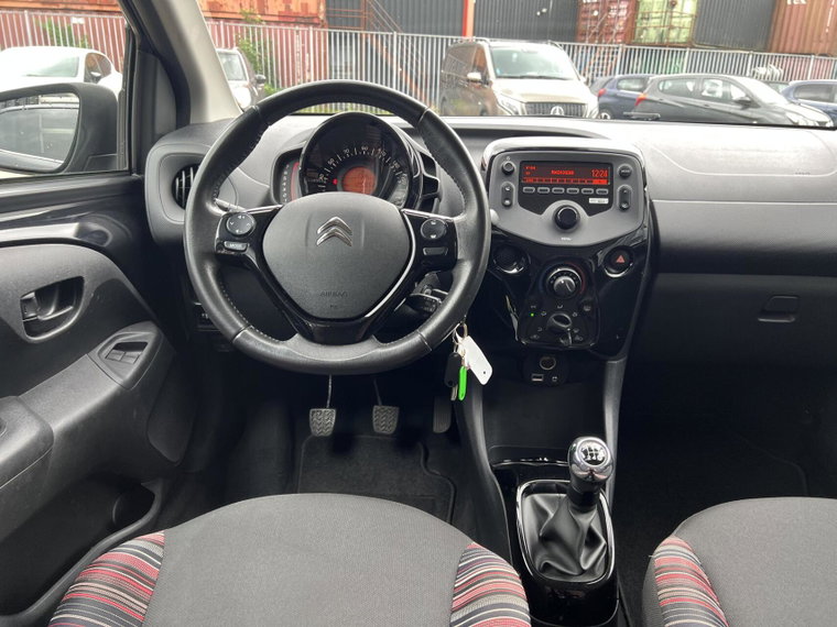 Vehicle Image 9