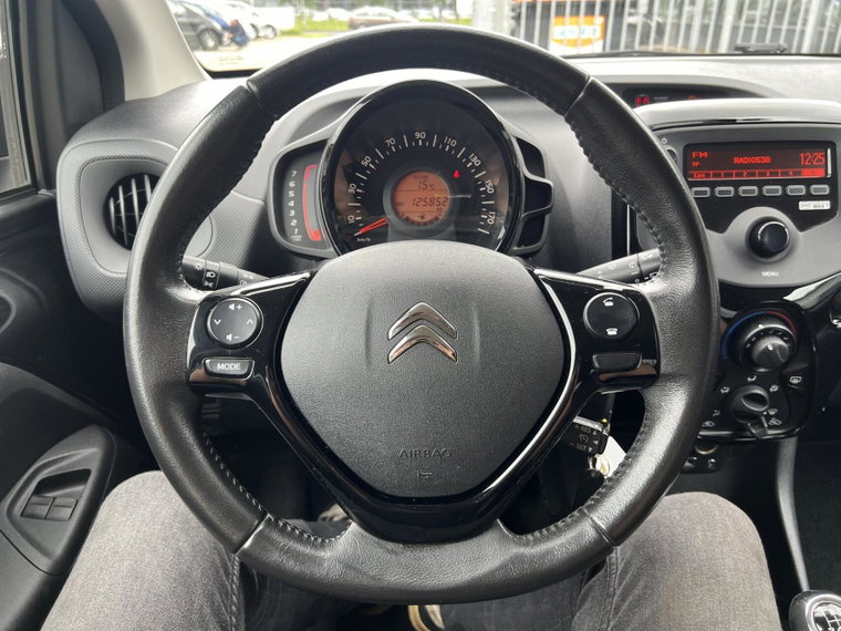 Vehicle Image 11