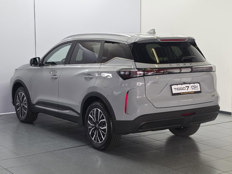 Vehicle Image 6