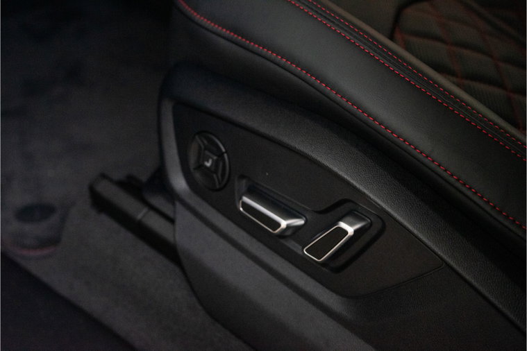 Vehicle Image 36