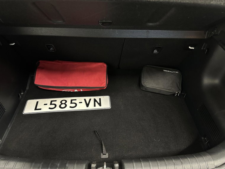 Vehicle Image 52