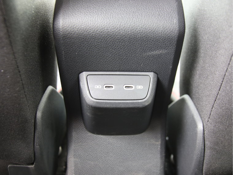 Vehicle Image 38