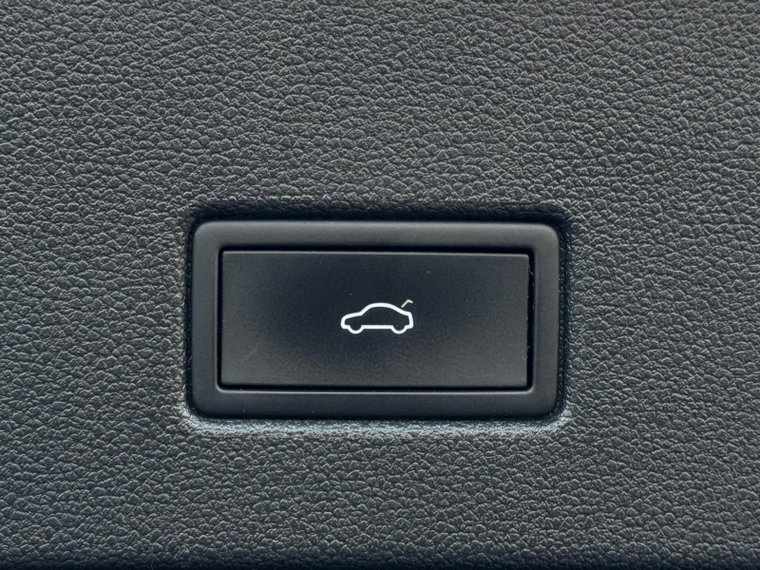 Vehicle Image 28