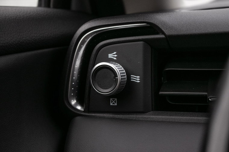 Vehicle Image 27