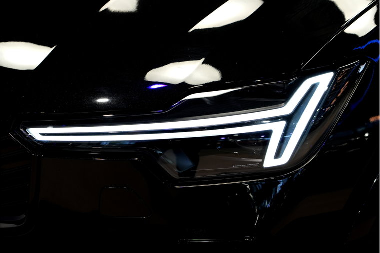 Vehicle Image 11