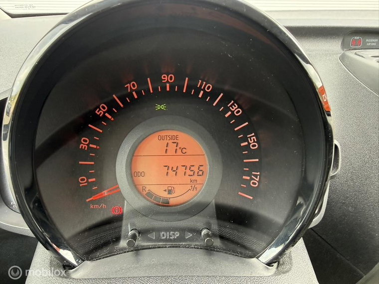 Vehicle Image 12