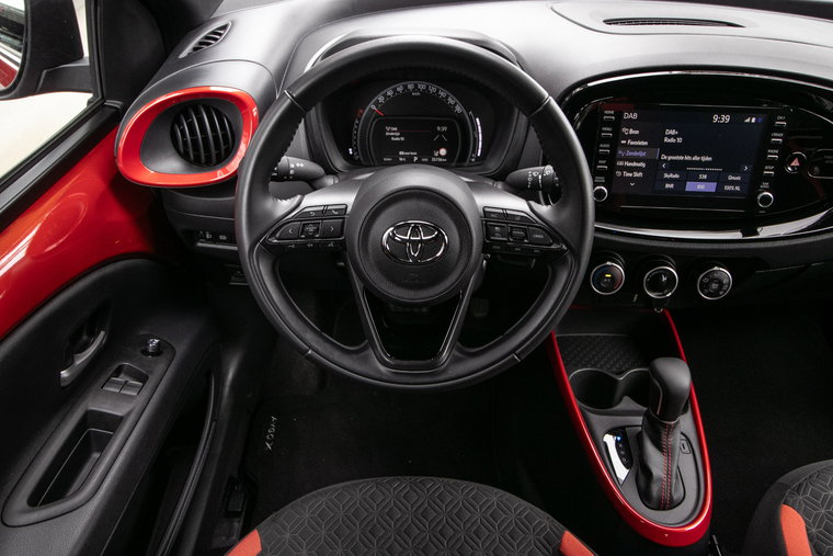 Vehicle Image 15