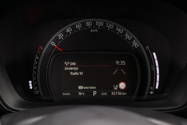 Vehicle Image 16