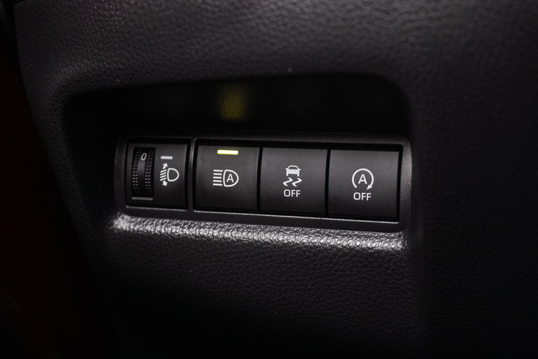 Vehicle Image 25