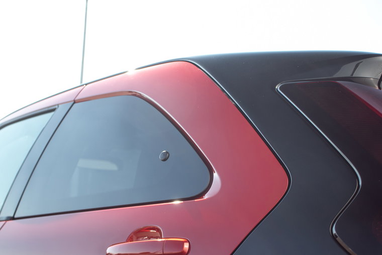 Vehicle Image 32