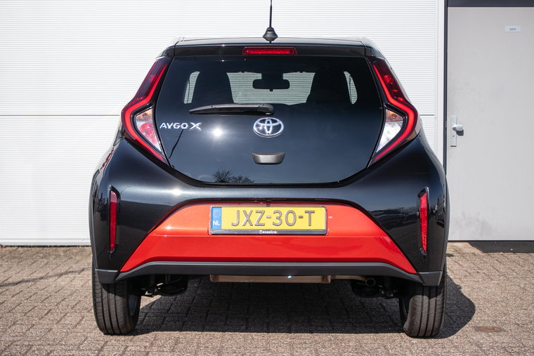 Vehicle Image 11
