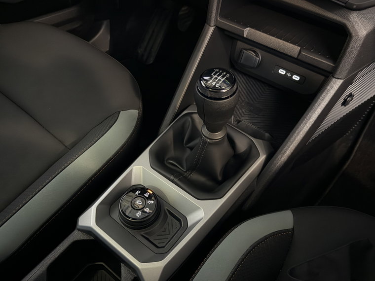 Vehicle Image 36