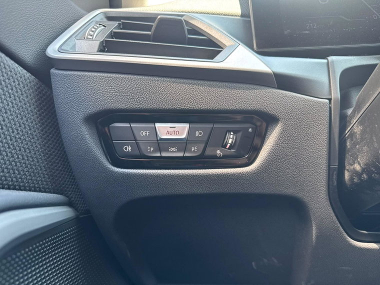 Vehicle Image 39