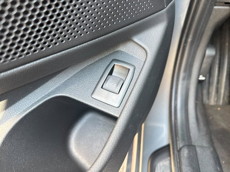 Vehicle Image 40
