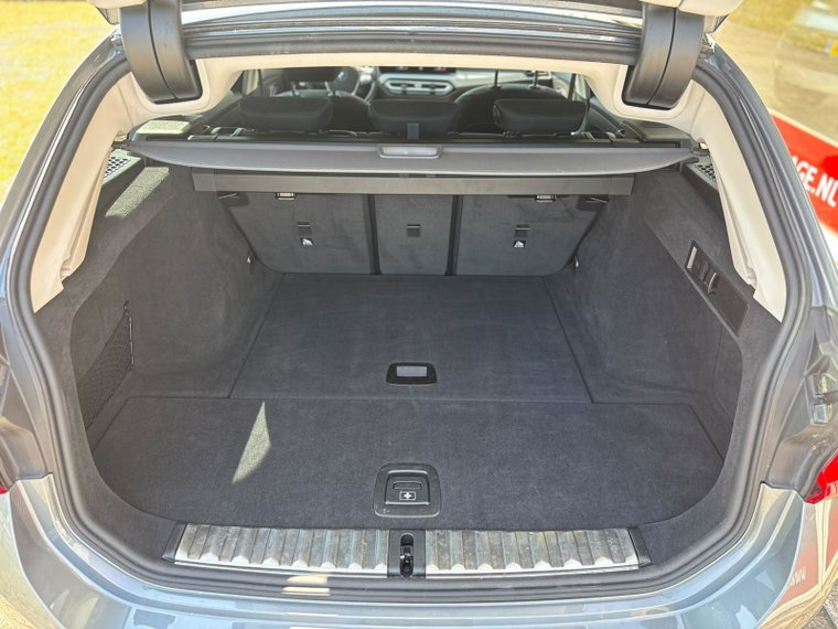 Vehicle Image 45