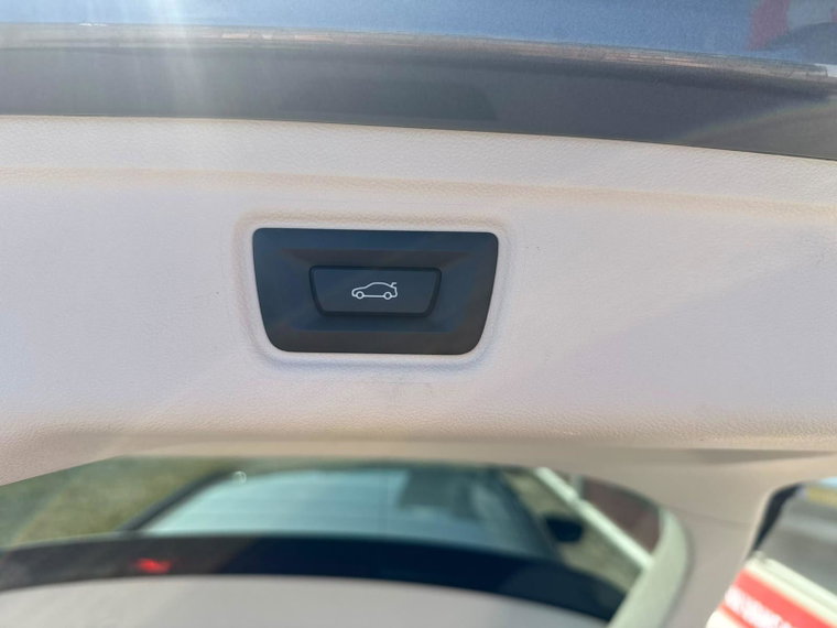 Vehicle Image 48