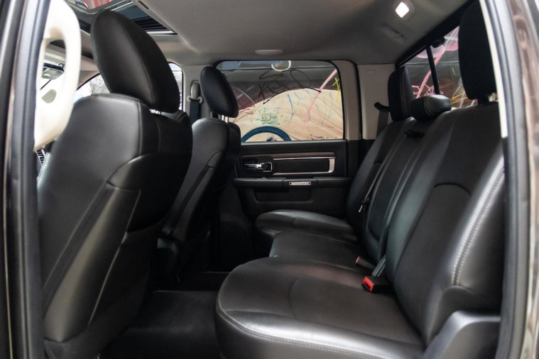 Vehicle Image 15